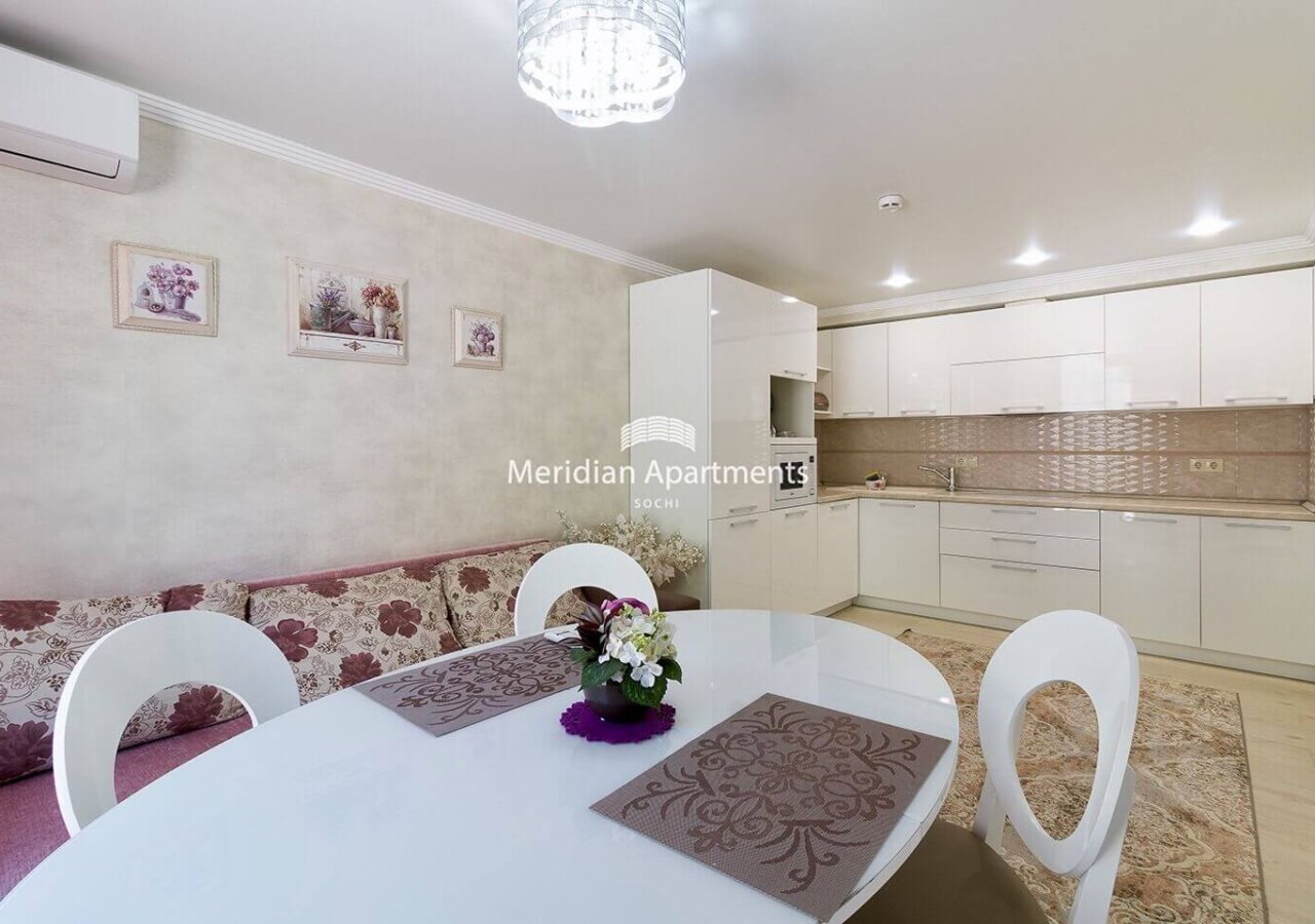 Двухуровневый апартамент 77 м²