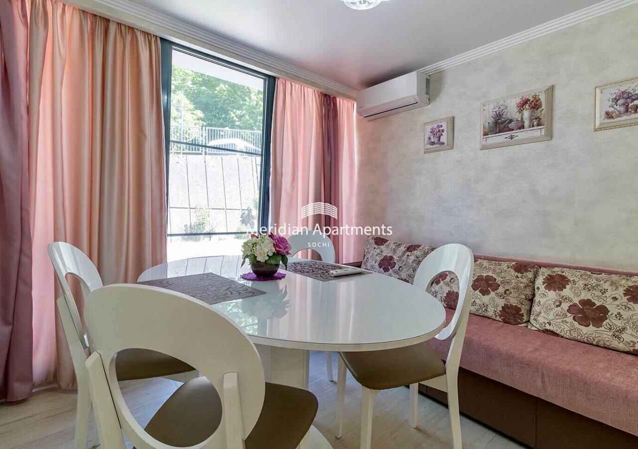 Двухуровневый апартамент 77 м²