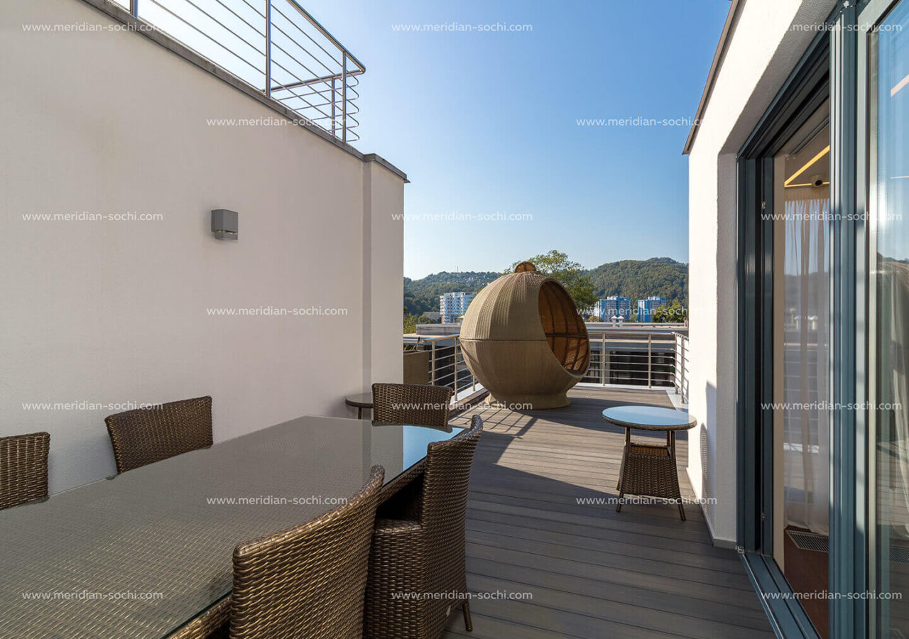 стильные апартаменты с террасой в Сочи