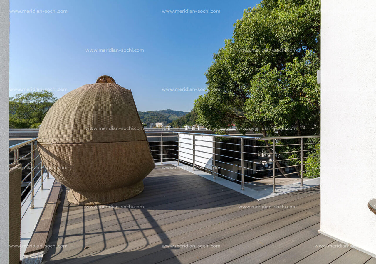 стильные апартаменты с террасой в Сочи